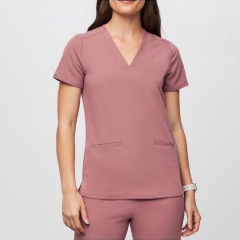 FIGS scrub set Large top and Large petite jogger bottoms